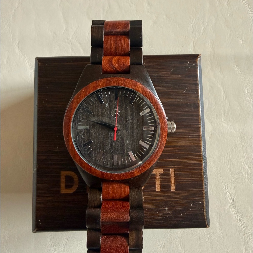 Dezoti Wooden Box